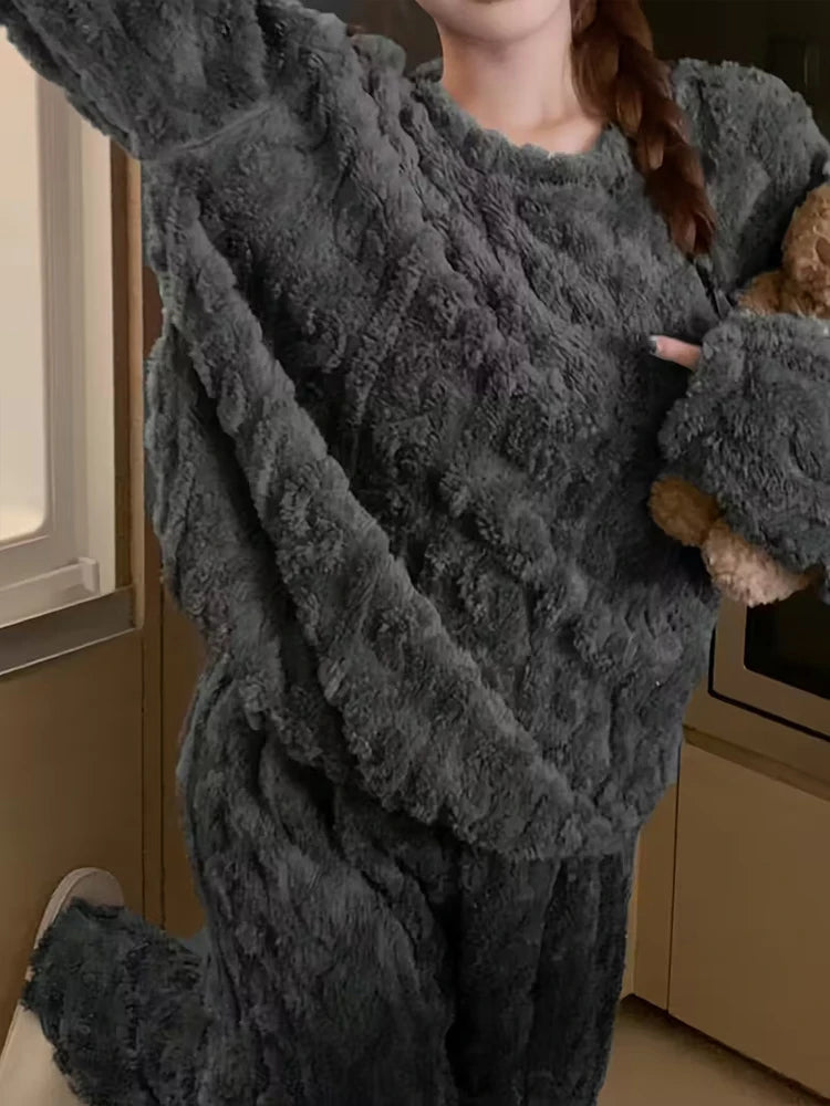 Thickened Warm Sleepwear for Women Flannel Suit with Fleece Lining Ladies Pajamas Sets Homewear Nightwear Warm Long-Sleeve Pants