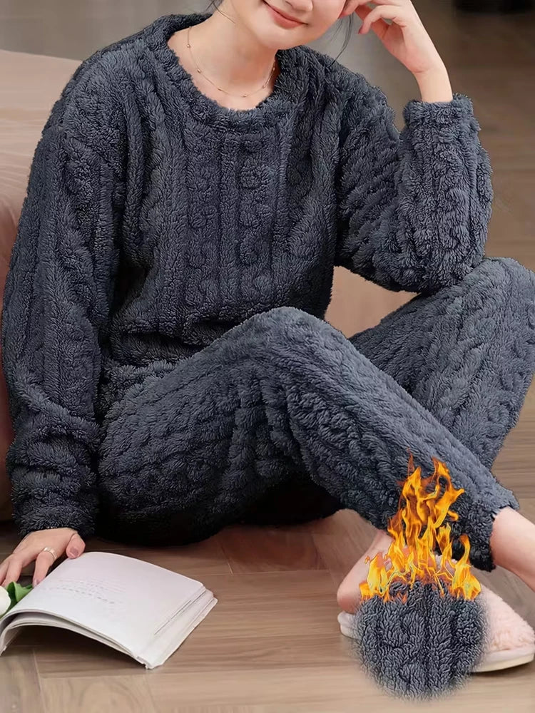 Thickened Warm Sleepwear for Women Flannel Suit with Fleece Lining Ladies Pajamas Sets Homewear Nightwear Warm Long-Sleeve Pants