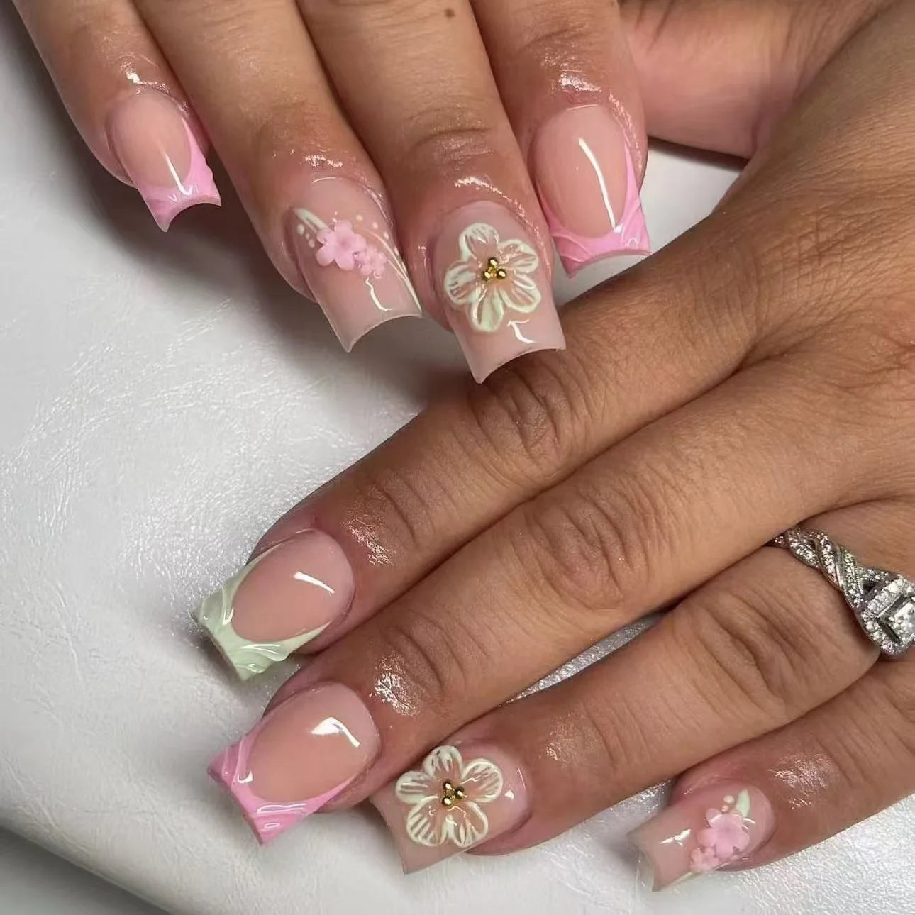 24pcs Press on Nails Short Almond Bowknot Black Press on Nails White Pearl Sweet French Tip Press on Nails Cute Nail Artificial