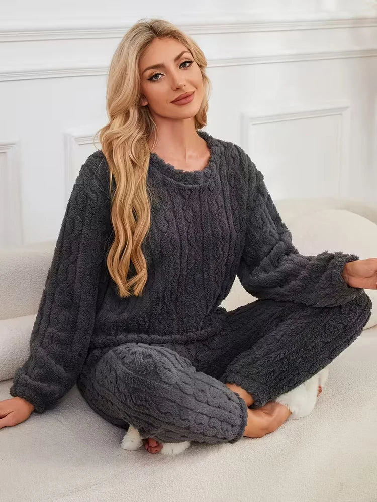 Thickened Warm Sleepwear for Women Flannel Suit with Fleece Lining Ladies Pajamas Sets Homewear Nightwear Warm Long-Sleeve Pants