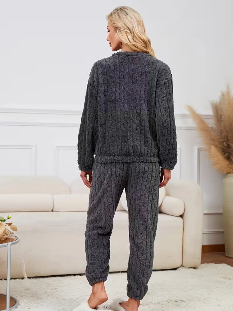 Thickened Warm Sleepwear for Women Flannel Suit with Fleece Lining Ladies Pajamas Sets Homewear Nightwear Warm Long-Sleeve Pants